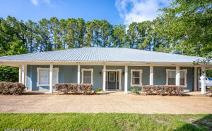 Pictures of Office property located at 996 N Halstead Road, Ocean Springs, MS 39564 for lease - image #1