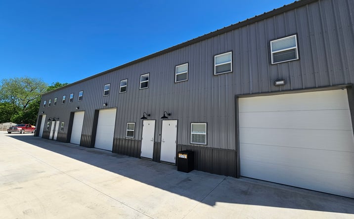 Pictures of Retail, Office, Special Purpose property located at 1120 South Grand Avenue, Gainesville, TX 76240 for lease - image #1