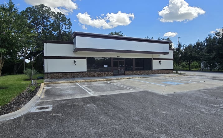 Pictures of Retail property located at 8801 20th St, Vero Beach, FL 32966 for lease - image #1