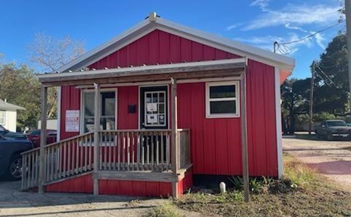 Pictures of Retail, Office property located at 106 East North Avenue, Lampasas, TX 76550 for lease - image #1