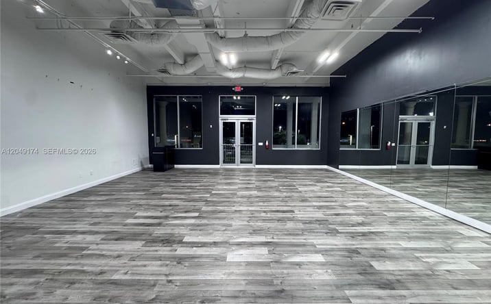 Pictures of Retail, Industrial property located at 2175 NE 163rd St # 2175, North Miami Beach, FL 33162 for lease - image #1