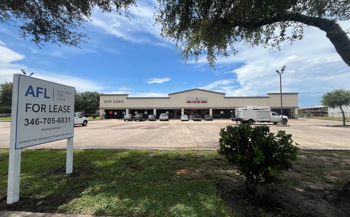 Pictures of Retail, Office property located at 689 Farm to Market 517 Road West, Dickinson, TX 77539 for lease - image #1