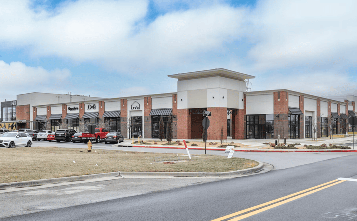 Pictures of Retail, Office, Restaurant property located at 161 South Riverfront Drive, Jenks, OK 74037 for lease - image #1