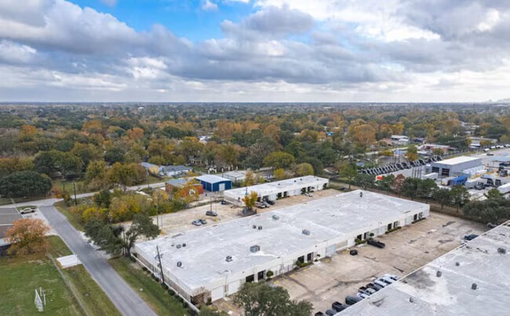 Pictures of Office, Industrial property located at 8520 Sweetwater Lane, Houston, TX 77037 for lease - image #1