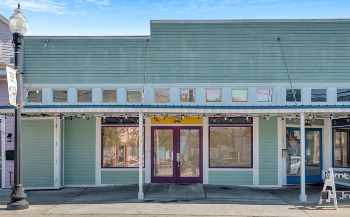Pictures of Restaurant property located at 2517 Bayou Road, New Orleans, LA 70119 for lease - image #1