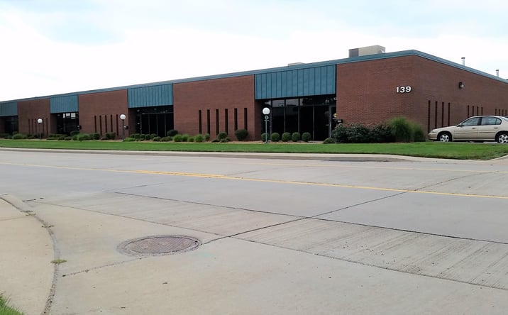Pictures of Retail, Industrial property located at 135 Weldon Parkway, Maryland Heights, MO 63043 for lease - image #1