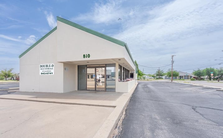 Pictures of Retail, Office, Restaurant property located at 810 S STOCKTON AVE, MONAHANS, TX 79756 for lease - image #1