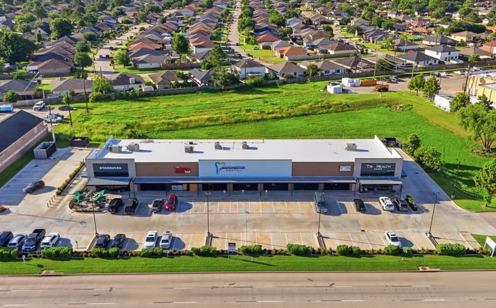 Pictures of Retail property located at 9291 South Sam Houston Parkway East, Houston, TX 77075 for lease - image #1