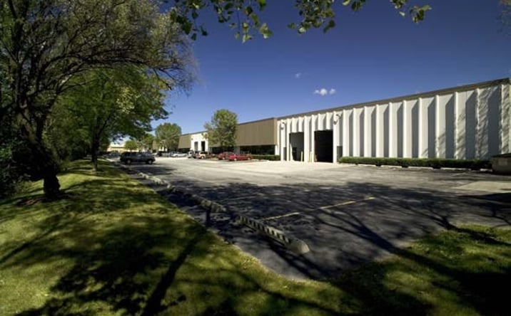 Pictures of Industrial property located at 9909 S 78th Ave, Hickory Hills, IL 60457 for lease - image #1