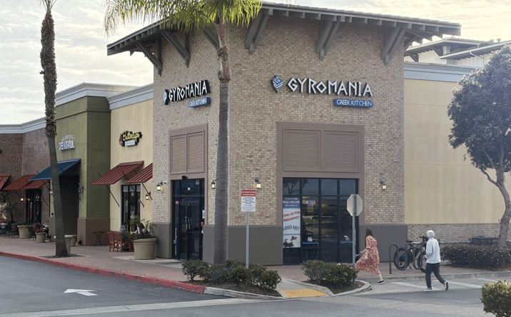 Pictures of Restaurant property located at 1111 Victoria Avenue, Oxnard, CA 93035 for lease - image #1