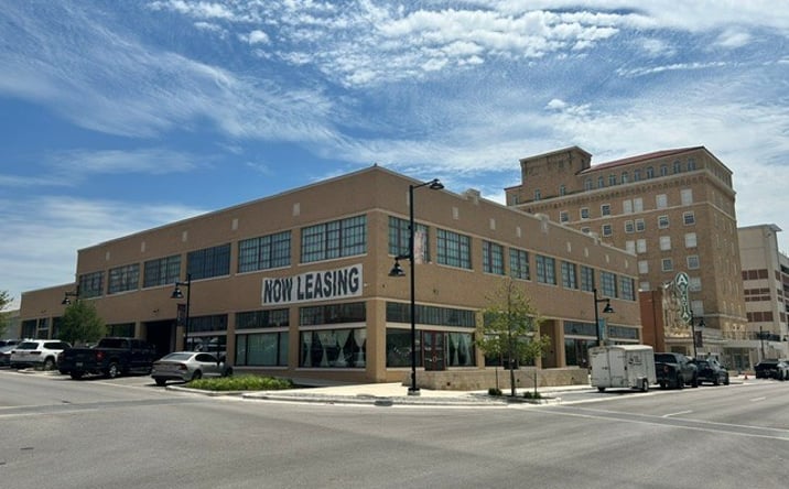 Pictures of Retail, Office property located at 104 East Central Avenue, Temple, TX 76501 for lease - image #1