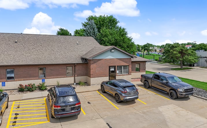Pictures of Office property located at 5731 Greendale Road, Johnston, IA 50131-1550 for lease - image #1