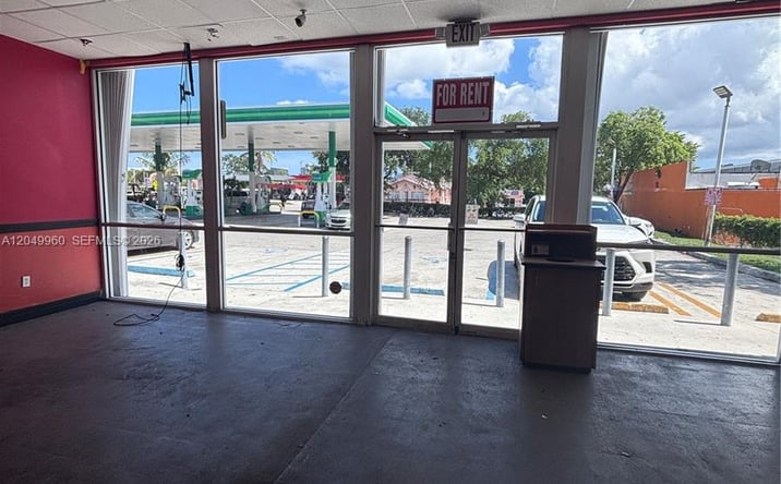 Pictures of Restaurant property located at 1 NW 54th St, Miami, FL 33127 for lease - image #1