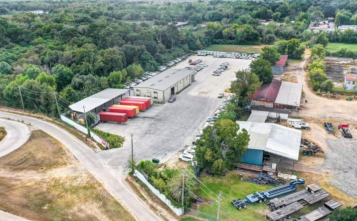 Pictures of Industrial property located at 6816 East Orem Dr, Houston, TX 77048 for lease - image #1