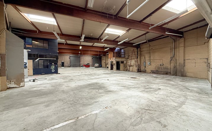 Pictures of Industrial property located at 301 Barneveld Ave, San Francisco, CA 94124 for lease - image #1