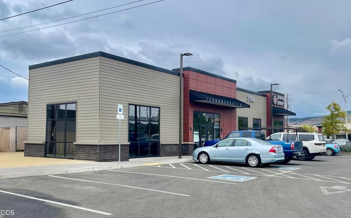 Pictures of Retail property located at 2984 South 6th Street, Klamath Falls, OR 97603 for lease - image #1