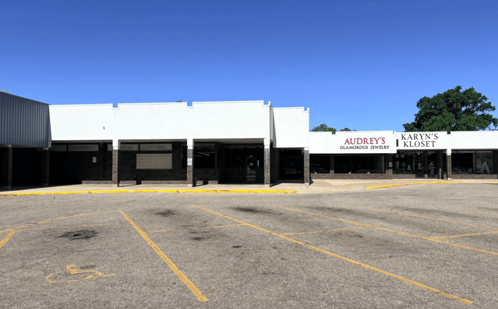 Pictures of Retail property located at 1558 Michigan 139, Benton Harbor, MI 49022 for lease - image #1