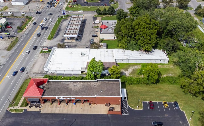 Pictures of Retail, Industrial property located at 10509 Dixie Highway, Louisville, KY 40272 for lease - image #1