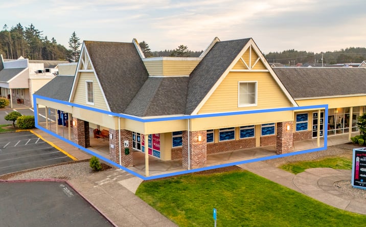 Pictures of Restaurant property located at 1500 SE East Devils Lake Rd, Lincoln City, OR 97367 for lease - image #1