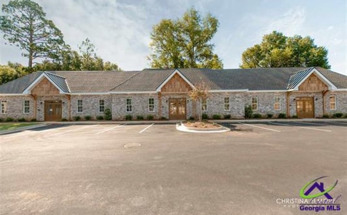 Pictures of Retail, Office property located at 402 General Courtney Hodges Boulevard, Perry, GA 31069 for lease - image #1