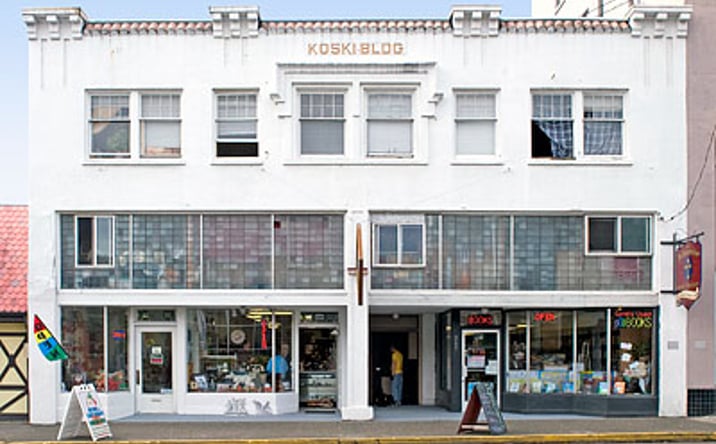 Pictures of Retail, Office, Restaurant property located at 235 North Broadway, Coos Bay, OR 97420 for lease - image #1