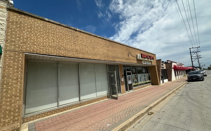 Pictures of Retail property located at 514 W Northwest Highway, Mount Prospect, IL 60056 for lease - image #1