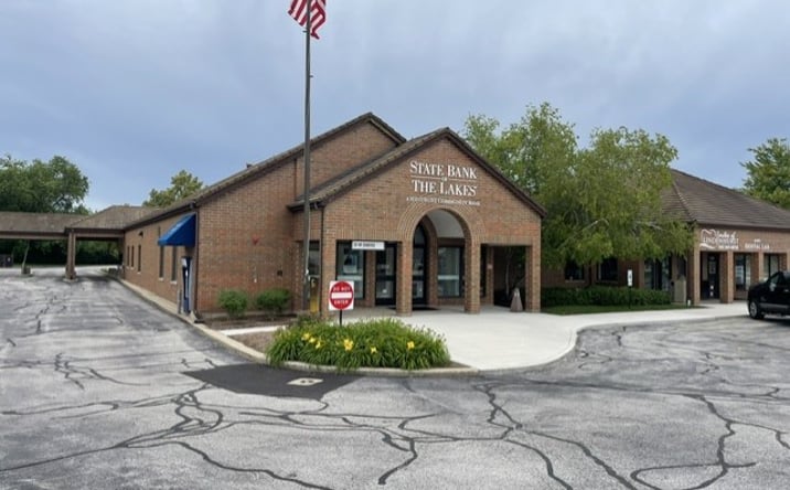 Pictures of Retail, Office property located at 2031 East Grand Avenue, Lindenhurst, IL 60046 for lease - image #1