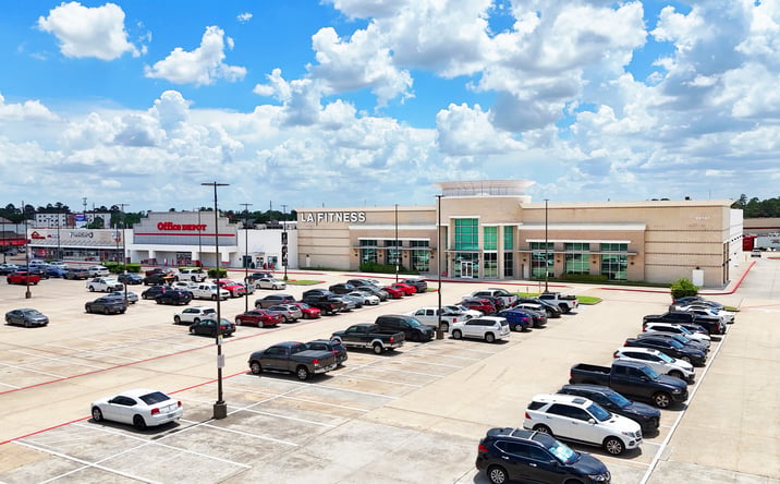Pictures of Retail property located at 20071 North Freeway, Spring, TX 77373 for lease - image #1