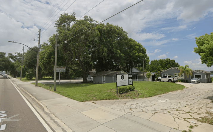 Pictures of Land property located at 640 North Semoran Boulevard, Orlando, FL 32807 for lease - image #1