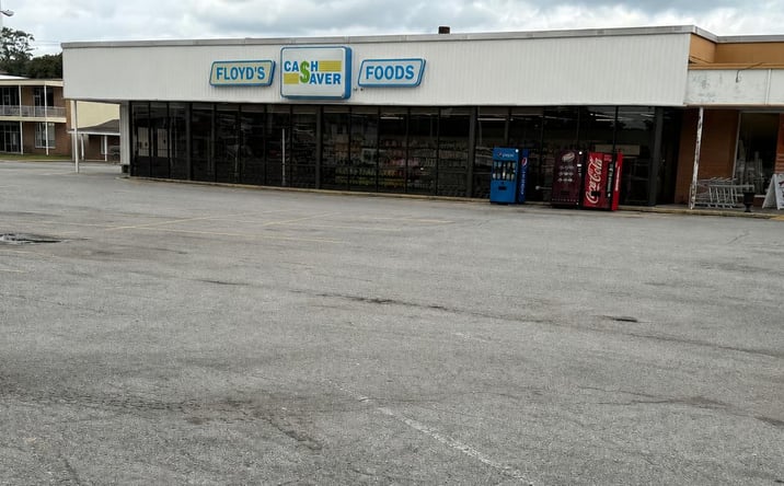 Pictures of Retail property located at 542 West Bockman Way, Sparta, TN 38583 for lease - image #1