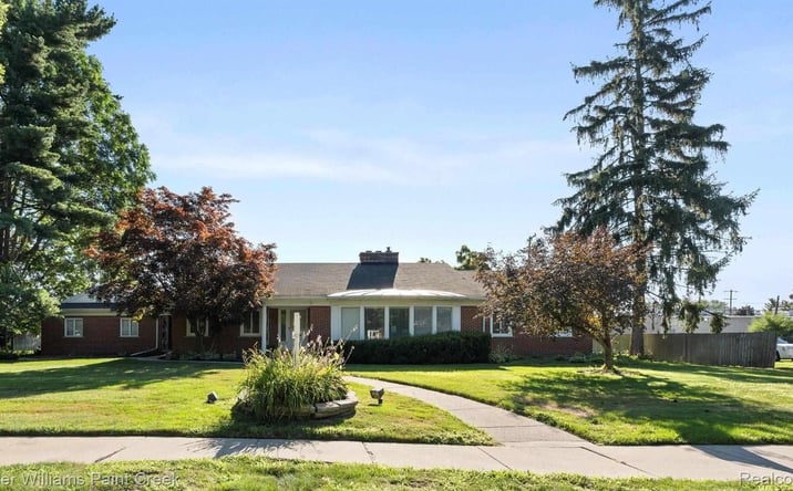 Pictures of Office property located at 45280 Cass Avenue, Utica, MI 48317 for lease - image #1
