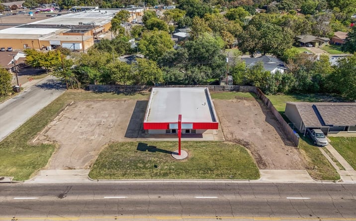 Pictures of Retail, Office property located at 1311 North New Road, Waco, TX 76710 for lease - image #1