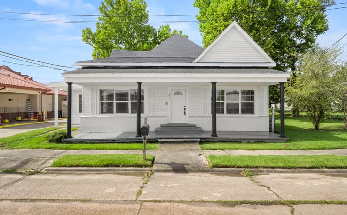 Pictures of Retail, Office, Restaurant property located at 101 West Center Street, Dequincy, LA 70633 for lease - image #1