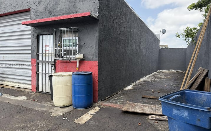 Pictures of Industrial property located at 2563 NW 23rd St, Miami, FL 33142 for lease - image #1