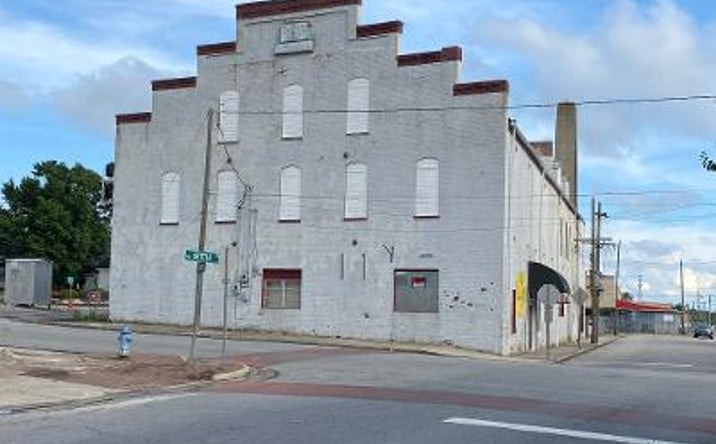 Pictures of Retail property located at 301 Southwest Market Street, Reidsville, NC 27320 for lease - image #1