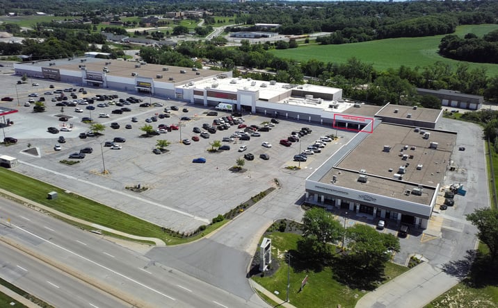 Pictures of Retail property located at 5649 North 90th Street, Omaha, NE 68134 for lease - image #1