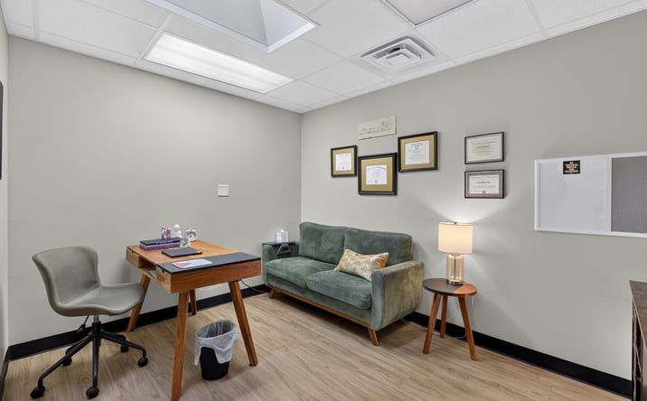 Pictures of Office property located at 506 W FIRST ST, CEDAR FALLS, IA 50613-2625 for lease - image #1