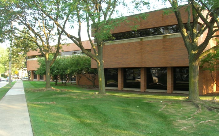 Pictures of Office property located at 23133 Orchard Lake Rd, Farmington, MI 48336-3279 for lease - image #1