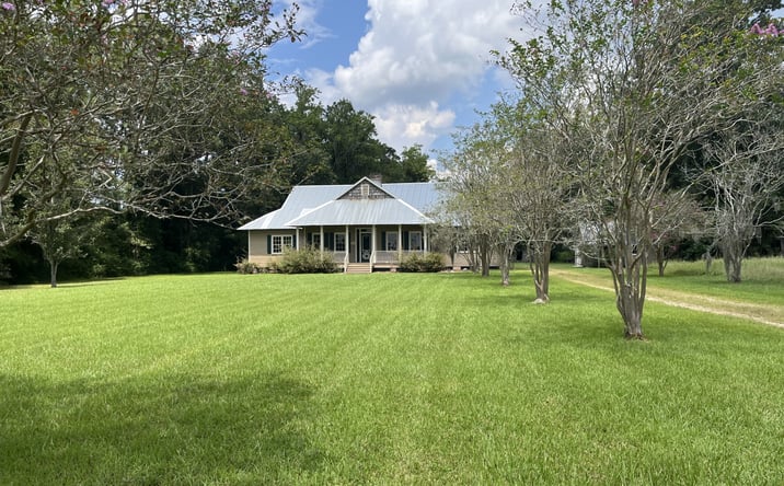 Pictures of Retail, Office, Restaurant property located at 1862 Louisiana 22, Madisonville, LA 70447 for lease - image #1