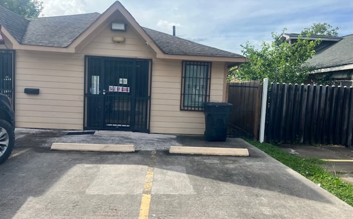 Pictures of Retail, Office property located at 8335 Howard Drive, Houston, TX 77017 for lease - image #1