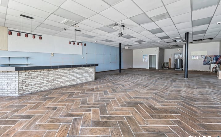 Pictures of Retail, Office, Restaurant property located at 1015 Meriden Rd #3, Waterbury, CT 06705 for lease - image #1