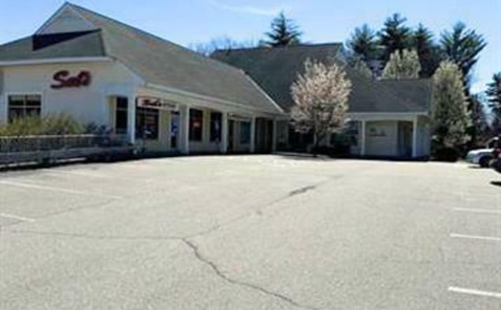 Pictures of Retail property located at 501 Daniel Webster Hwy, Merrimack, NH 03054 for lease - image #1