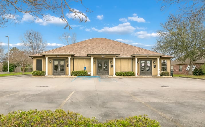 Pictures of Office property located at 578 Belle Terre Boulevard, Laplace, LA 70068 for lease - image #1