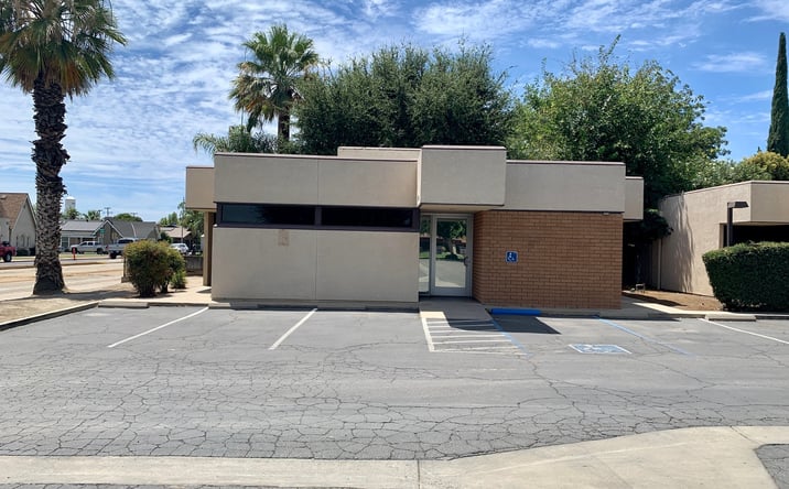 Pictures of Retail property located at 1441 East El Monte Way, Dinuba, CA 93618 for lease - image #1