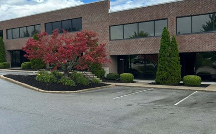 Pictures of Office property located at 11913 PLANTSIDE DR, JEFFERSONTOWN, KY 40299-6331 for lease - image #1