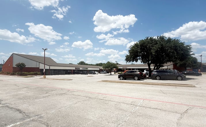 Pictures of Retail, Office, Restaurant property located at 209 Bedford Rd, Bedford, TX 76022 for lease - image #1