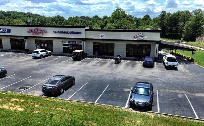Pictures of Retail property located at 72 West Cumberland Gap Parkway, Corbin, KY 40701 for lease - image #1