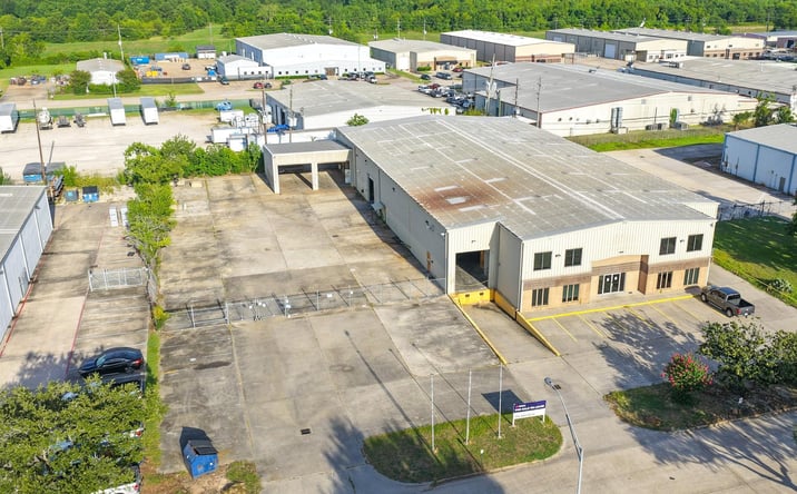 Pictures of Retail, Industrial property located at 14025 Interdrive East, Houston, TX 77032 for lease - image #1