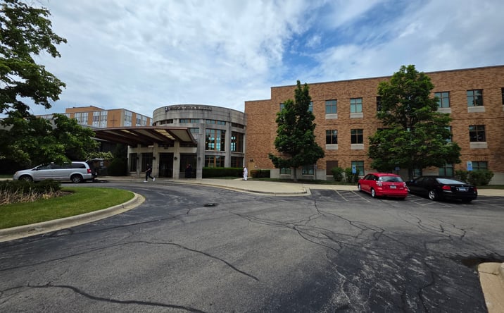 Pictures of Retail, Office property located at 150 N RIVER RD, DES PLAINES, IL 60016-1272 for lease - image #1