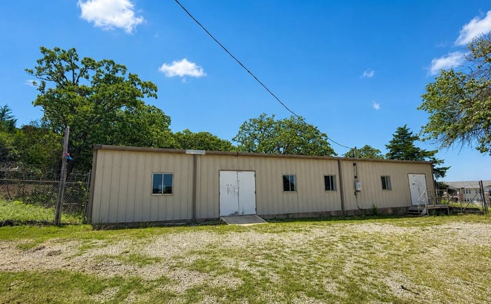 Pictures of Retail, Office, Industrial property located at 4109 Parkdale Lane, Denison, TX 75020 for lease - image #1